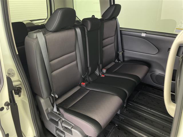 セレナ ハイウェイスターＧ　プロパイロットエディション　純正９型ナビ　バックカメラ　プロパイロット　ビルトインＥＴＣ　ドライブレコーダー　両側パワースライドドア　エマージェンシーブレーキ　レーンキープアシスト　ステアリングリモコン　オートホールド　スマ（22枚目）