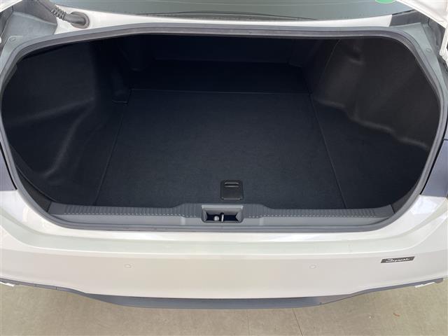 クラウンハイブリッド ＲＳアドバンス　純正ナビ　バックカメラ　ドライブレコーダー　ＥＴＣ２．０　トヨタセーフティセンス　レーダークルーズコントロール　プリクラッシュセーフティ　レーンディパーチャーアラート　ブラインドスポットモニター（27枚目）