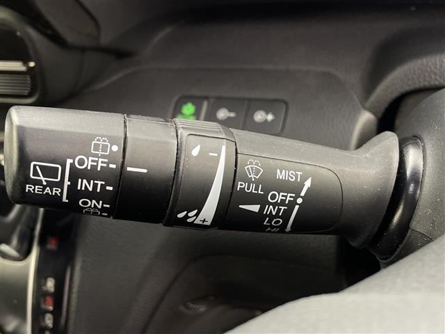 Ｎ－ＢＯＸカスタム Ｇ・Ｌホンダセンシング　純正ＳＤナビ　バックカメラ　ホンダセンシング　衝突軽減ブレーキ〈ＣＭＢＳ〉誤発進抑制機能　後方誤発進抑制機能　歩行者事故低減ステアリング　路外逸脱抑制機能　ＡＣＣ　オートハイビーム　先行車発進お知らせ（8枚目）