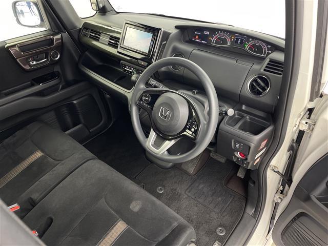 Ｎ－ＢＯＸカスタム Ｇ・Ｌホンダセンシング　純正ＳＤナビ　バックカメラ　ホンダセンシング　衝突軽減ブレーキ〈ＣＭＢＳ〉誤発進抑制機能　後方誤発進抑制機能　歩行者事故低減ステアリング　路外逸脱抑制機能　ＡＣＣ　オートハイビーム　先行車発進お知らせ（17枚目）