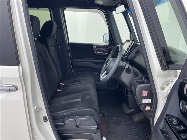 Ｎ－ＢＯＸカスタム Ｇ・Ｌホンダセンシング　純正ＳＤナビ　バックカメラ　ホンダセンシング　衝突軽減ブレーキ〈ＣＭＢＳ〉誤発進抑制機能　後方誤発進抑制機能　歩行者事故低減ステアリング　路外逸脱抑制機能　ＡＣＣ　オートハイビーム　先行車発進お知らせ（18枚目）