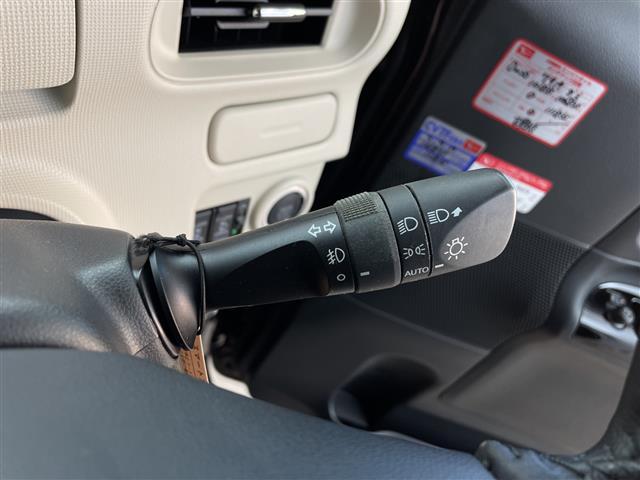 ムーヴキャンバス Ｘブラックインテリアリミテッド　ＳＡＩＩＩ　純正８型ナビ　ＨＤＭＩ　パノラミックビューモニター　両側パワースライドドア　レーンキープアシスト　オートマチックハイビーム　ＥＴＣ　ＬＥＤヘッドライト　オートライト　アイドリングストップ　スマートキー（13枚目）