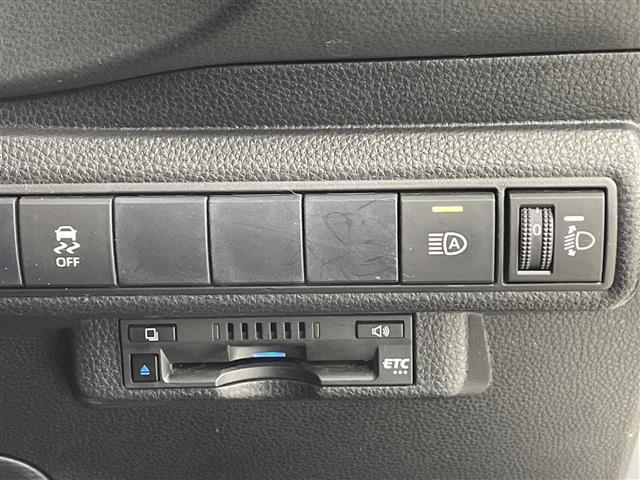 カローラツーリング ハイブリッド　ダブルバイビー　メーカーナビ　Ｂｌｕｅｔｏｏｔｈ　フルセグＴＶ　トヨタセーフティセンス　前後ドライブレコーダー　レーダークルーズコントロール　レーンキープアシスト　ビルトインＥＴＣ　電動パーキングブレーキ（11枚目）