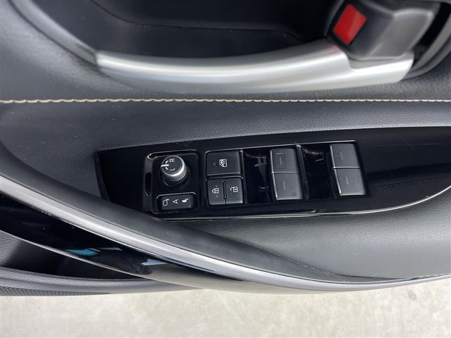 カローラツーリング ハイブリッド　ダブルバイビー　メーカーナビ　Ｂｌｕｅｔｏｏｔｈ　フルセグＴＶ　トヨタセーフティセンス　前後ドライブレコーダー　レーダークルーズコントロール　レーンキープアシスト　ビルトインＥＴＣ　電動パーキングブレーキ（13枚目）