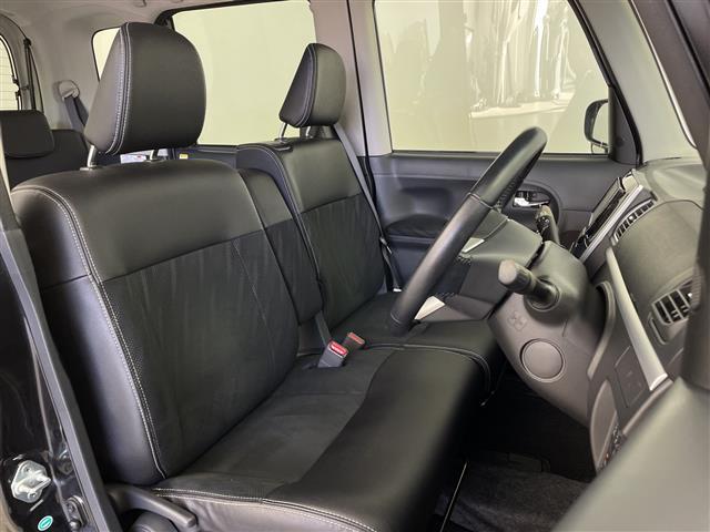 タント カスタムＲＳ　トップエディションＳＡＩＩＩ　純正ナビ　バックカメラ　両側パワースライドドア　ＥＴＣ　シートヒーター　スマートアシストＩＩＩ　衝突被害軽減ブレーキ　誤発信抑制機能　車線逸脱警報　オートハイビーム　ハーフレザーシート　フロアマット（19枚目）