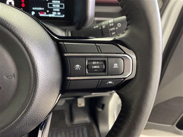 スペーシアカスタム ハイブリッドＸＳ　純正９型ナビ　全方位カメラ　スズキセーフティサポート　デュアルカメラブレーキサポート　誤発進抑制機能　車線逸脱警報機能　ふらつき警報機能　先行車発進お知らせ機能　オートマチックハイビーム　両側電動（7枚目）