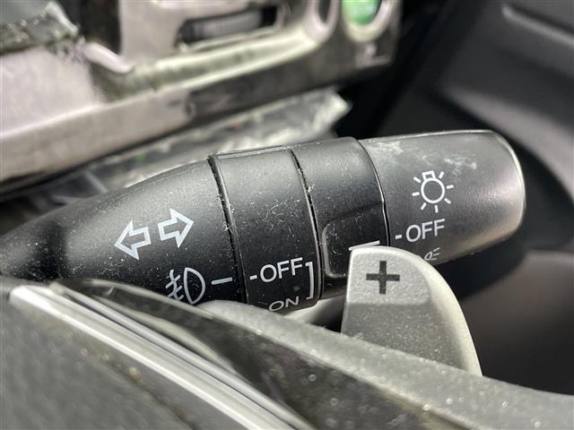 ステップワゴンスパーダ Ｚ　定員８人乗り純正ＳＤナビバックカメラＥＴＣ両側パワースライドドアオートライトパドルシフトステアリングリモコンフルセグテレビフリップダウンモニターＤＶＤ／ＣＤ／ＵＳＢ／ＳＤ／ＦＭコーナーセンサー（6枚目）