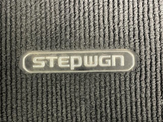 ステップワゴンスパーダ Ｚ　定員８人乗り純正ＳＤナビバックカメラＥＴＣ両側パワースライドドアオートライトパドルシフトステアリングリモコンフルセグテレビフリップダウンモニターＤＶＤ／ＣＤ／ＵＳＢ／ＳＤ／ＦＭコーナーセンサー（27枚目）