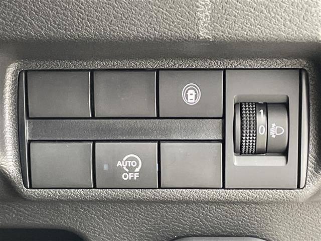 デイズ Ｘ　純正オーディオ　アラウンドビューモニター　純正ドライブレコーダー　オートハイビーム　オートライト　電格ミラー　純正フロアマット　純正ＡＷ１４インチ　スマートキー　ヘッドライトレベライザー　ドアバイザー（8枚目）