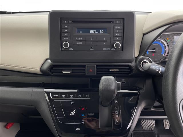 デイズ Ｘ　純正オーディオ　アラウンドビューモニター　純正ドライブレコーダー　オートハイビーム　オートライト　電格ミラー　純正フロアマット　純正ＡＷ１４インチ　スマートキー　ヘッドライトレベライザー　ドアバイザー（9枚目）