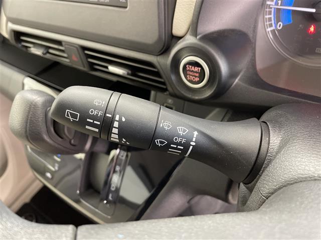 デイズ Ｘ　純正オーディオ　アラウンドビューモニター　純正ドライブレコーダー　オートハイビーム　オートライト　電格ミラー　純正フロアマット　純正ＡＷ１４インチ　スマートキー　ヘッドライトレベライザー　ドアバイザー（11枚目）