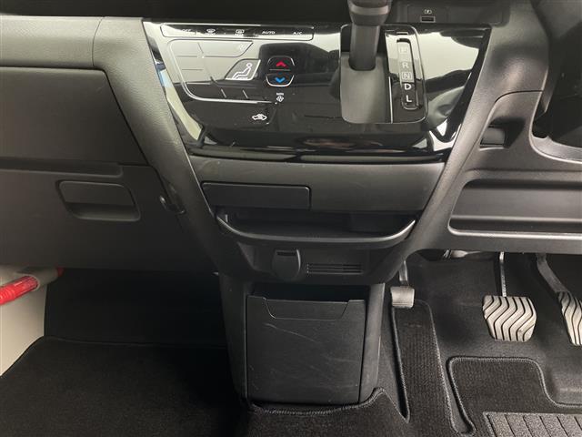 デイズ Ｘ　純正オーディオ　アラウンドビューモニター　純正ドライブレコーダー　オートハイビーム　オートライト　電格ミラー　純正フロアマット　純正ＡＷ１４インチ　スマートキー　ヘッドライトレベライザー　ドアバイザー（14枚目）