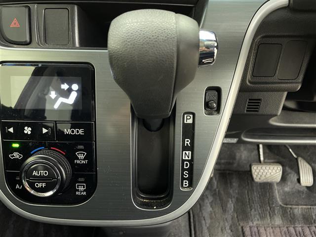 ムーヴ カスタム　Ｘ　ＳＡＩＩ　純正ＳＤナビ　ＡＭ／ＦＭ／ＣＤ／ＤＶＤ／Ｂｌｕｅｔｏｏｔｈ／フルセグ　バックカメラ　ＥＴＣ　スマートアシスト　衝突軽減ブレーキ　横滑り防止装置　レーンキープアシスト　純正フロアマット　純正ＡＷ（12枚目）