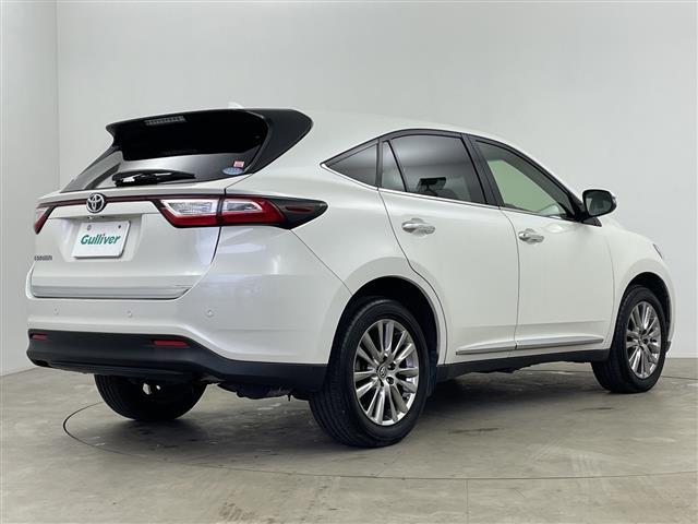 ハリアー プレミアム　社外ナビ　Ｂｌｕｅｔｏｏｔｈ　フルセグＴＶ　全方位カメラ　オートマチックハイビーム　パワーバックドア　トヨタセーフティセンス　電動パーキングブレーキ　オートホールド　ビルトインＥＴＣ　コーナーセンサー（32枚目）