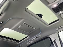 安心の全車保証付き！（※部分保証、国産車は納車後３ヶ月、輸入車は納車後１ヶ月の保証期間となります）。その他長期保証（有償）もご用意しております！※長期保証を付帯できる車両には条件がございます。 6