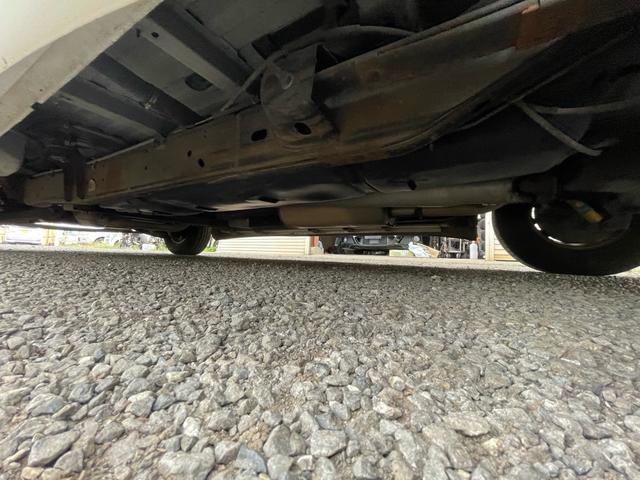 シボレーエクスプレス 　スタークラフト　左ハン　ＴＶナビ　後席ＴＶ　バックカメラ　レザーシート　サブバッテリー　フルフラット（18枚目）