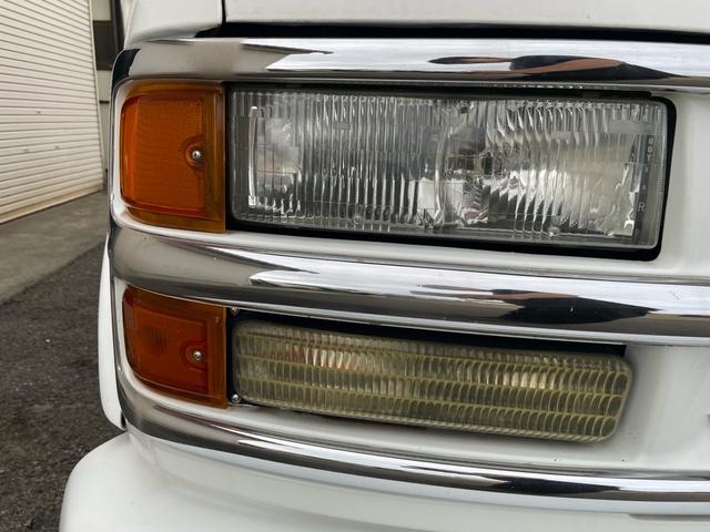 シボレーエクスプレス 　スタークラフト　左ハン　ＴＶナビ　後席ＴＶ　バックカメラ　レザーシート　サブバッテリー　フルフラット（23枚目）