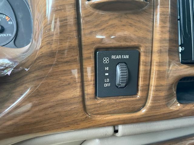 シボレーエクスプレス 　スタークラフト　左ハン　ＴＶナビ　後席ＴＶ　バックカメラ　レザーシート　サブバッテリー　フルフラット（28枚目）