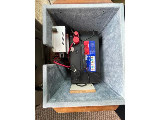 シボレーエクスプレス 　スタークラフト　左ハン　ＴＶナビ　後席ＴＶ　バックカメラ　レザーシート　サブバッテリー　フルフラット（33枚目）