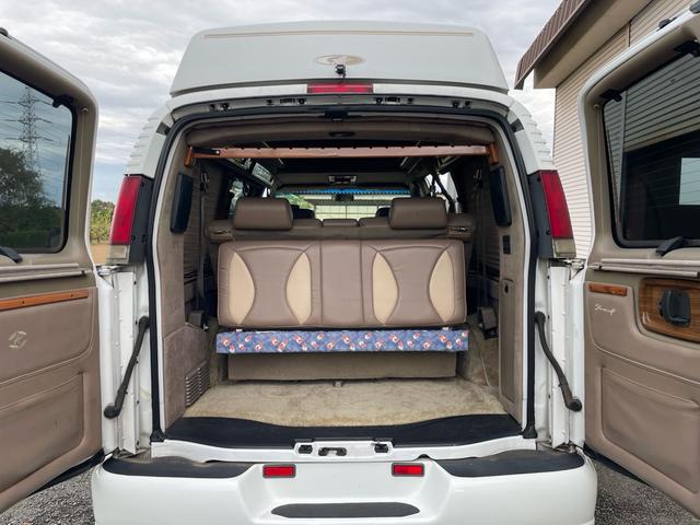 シボレーエクスプレス 　スタークラフト　左ハン　ＴＶナビ　後席ＴＶ　バックカメラ　レザーシート　サブバッテリー　フルフラット（45枚目）