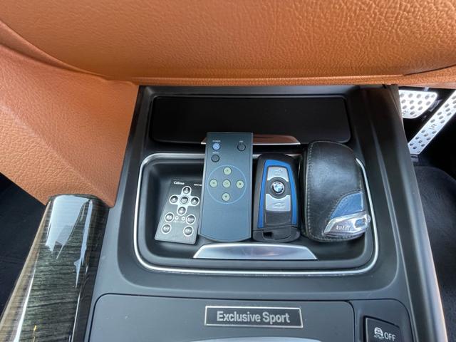 ３シリーズ ３２０ｉ　Ｍスポーツ　Ｍスポーツ　キャメルレザーシート　電動シート　１９インチアルミ　ＢＴナビ　バックカメラ　レーダー探知機（27枚目）