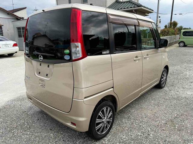 ルークス Ｅ　両側スライドドア　スマートキー　電動格納ミラー　ベンチシート　ＣＶＴ　盗難防止システム　ＡＢＳ　ＣＤ　アルミホイール　衝突安全ボディ　エアコン　パワーステアリング　パワーウィンドウ　運転席エアバッグ（14枚目）