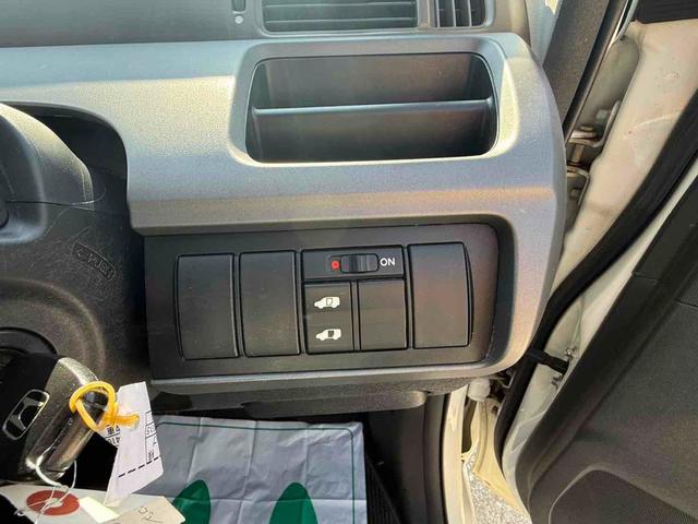 ステップワゴン Ｇ　Ｌ　ＨＤＤナビパッケージ　ＥＴＣ　バックカメラ　ナビ　両側スライド・片側電動　ＨＩＤ　キーレスエントリー　３列シート　ウォークスルー　ＡＴ　盗難防止システム　衝突安全ボディ　ＡＢＳ　エアコン　パワーステアリング（8枚目）