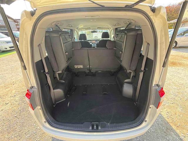 ステップワゴン Ｇ　Ｌ　ＨＤＤナビパッケージ　ＥＴＣ　バックカメラ　ナビ　両側スライド・片側電動　ＨＩＤ　キーレスエントリー　３列シート　ウォークスルー　ＡＴ　盗難防止システム　衝突安全ボディ　ＡＢＳ　エアコン　パワーステアリング（19枚目）