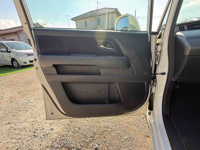 ステップワゴン Ｇ　Ｌ　ＨＤＤナビパッケージ　ＥＴＣ　バックカメラ　ナビ　両側スライド・片側電動　ＨＩＤ　キーレスエントリー　３列シート　ウォークスルー　ＡＴ　盗難防止システム　衝突安全ボディ　ＡＢＳ　エアコン　パワーステアリング（31枚目）