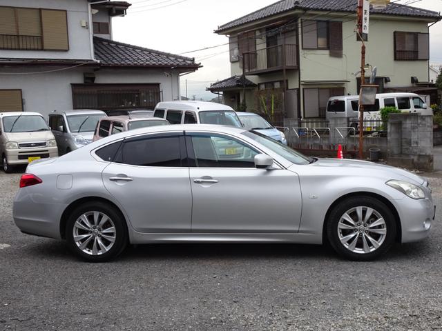 ３７０ＧＴ　オートクルーズコントロール　バックカメラ　ナビ　アルミホイール　ＨＩＤ　ＡＴ　スマートキー　盗難防止システム　パワーシート　オットマン　ＣＤ　衝突安全ボディ　ＡＢＳ　ＥＳＣ　エアコン(13枚目)