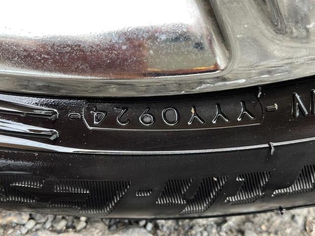 セレナ ライダー　ナビ　ＴＶ　両側電動スライドドア　スマートキー　電動格納ミラー　後席モニター　３列シート　ＣＶＴ　アルミホイール　ＣＤ　ＤＶＤ再生　ミュージックプレイヤー接続可　衝突安全ボディ　ＡＢＳ　エアコン（26枚目）