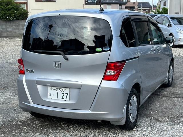 フリード Ｇ　ジャストセレクション　全国対応１年保証付き　ＥＴＣ　バックカメラ　ナビ　ＴＶ　両側スライド・片側電動　キーレスエントリー　３列シート　ＡＴ　ＣＤ　ＤＶＤ再生　ＵＳＢ（18枚目）