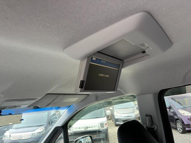 ステップワゴンスパーダ Ｚ　クールスピリット　４ＷＤ　ＥＴＣ　バックカメラ　ナビ　ＴＶ　　両側電動スライドドア　ＨＩＤ　スマートキー　後席モニター　３列シート　ＣＶＴ　アルミホイール　ＣＤ　盗難防止システム（10枚目）