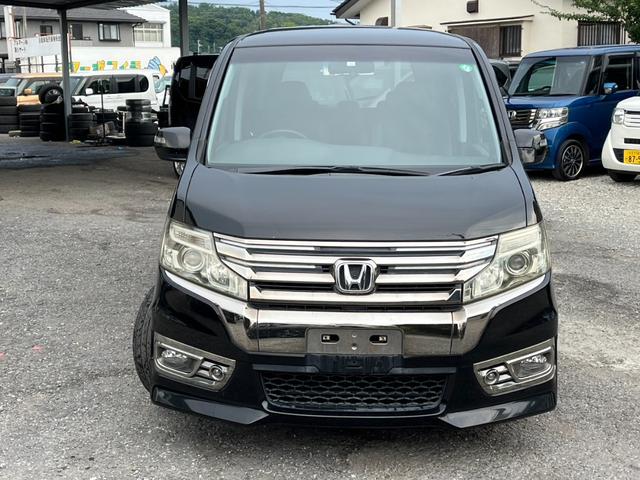 ステップワゴンスパーダ Ｚ　クールスピリット　４ＷＤ　ＥＴＣ　バックカメラ　ナビ　ＴＶ　　両側電動スライドドア　ＨＩＤ　スマートキー　後席モニター　３列シート　ＣＶＴ　アルミホイール　ＣＤ　盗難防止システム（11枚目）