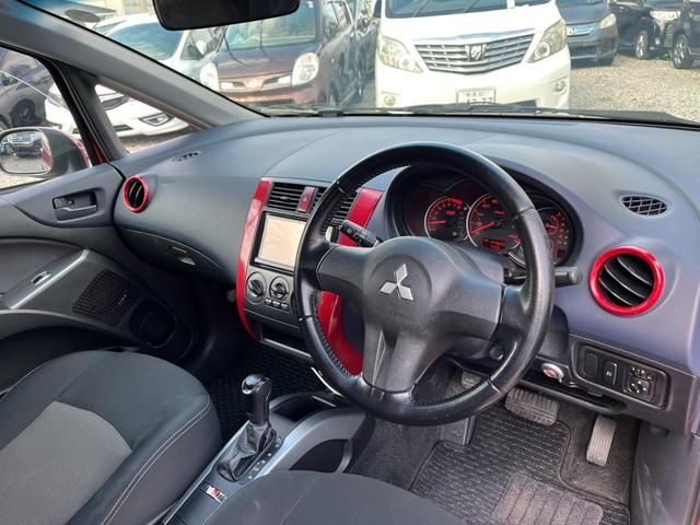 コルト ラリーアート　バージョンＲ　アルミホイール　ＨＩＤ　キーレスエントリー　ＣＶＴ　盗難防止システム　衝突安全ボディ　ＡＢＳ　エアコン　パワーステアリング　パワーウィンドウ（2枚目）