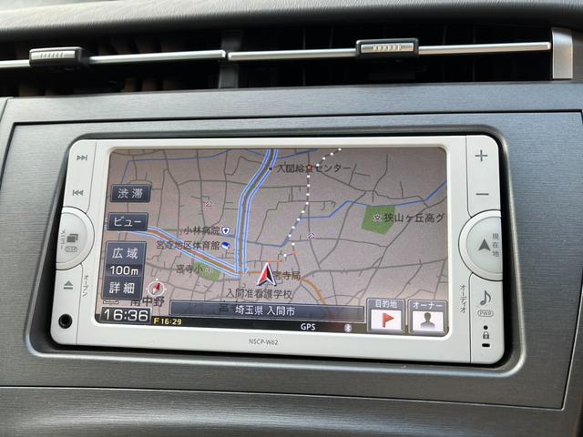 プリウスＰＨＶ Ｓ　ＥＴＣ　クリアランスソナー　バックカメラ　ナビ　ＴＶ　アルミホイール　オートライト　ＨＩＤ　ＣＶＴ　電動格納ミラー　盗難防止システム　Ｂｌｕｅｔｏｏｔｈ　衝突安全ボディ　ＡＢＳ　エアコン（3枚目）