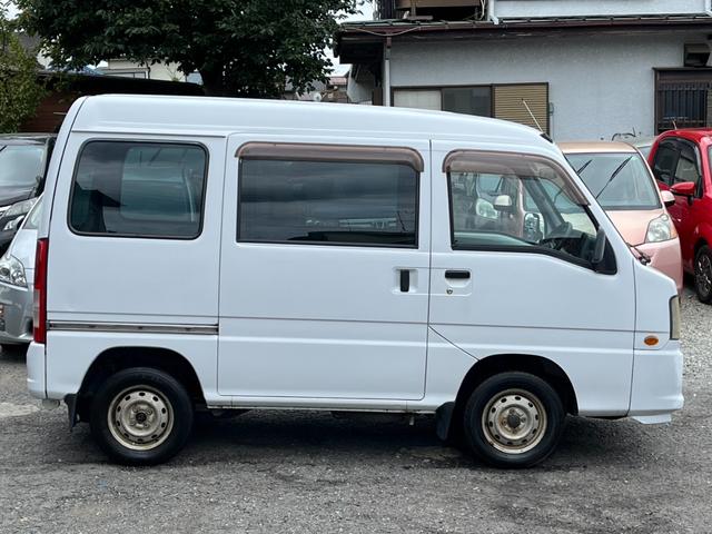 サンバーバン トランスポーター　軽バン　ＡＴ　両側スライドドア　キーレスエントリー　エアコン　パワーウィンドウ　運転席エアバッグ（6枚目）