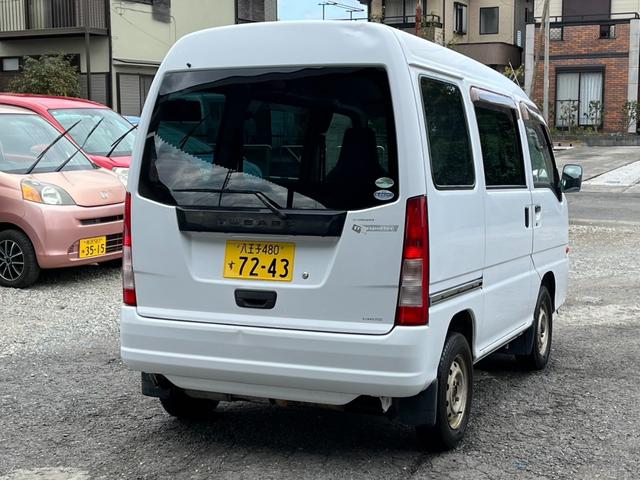 サンバーバン トランスポーター　軽バン　ＡＴ　両側スライドドア　キーレスエントリー　エアコン　パワーウィンドウ　運転席エアバッグ（7枚目）