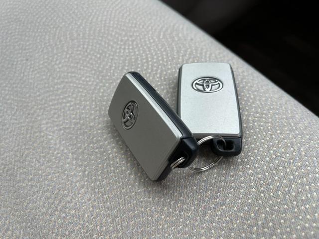 アイシス Ｌ　ＥＴＣ　バックカメラ　ナビ　ＴＶ　両側スライド・片側電動　スマートキー　３列シート　ＣＶＴ　アルミホイール　ＣＤ　ＤＶＤ再生　ミュージックプレイヤー接続可　Ｂｌｕｅｔｏｏｔｈ　盗難防止システム（10枚目）