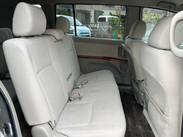 アイシス Ｌ　ＥＴＣ　バックカメラ　ナビ　ＴＶ　両側スライド・片側電動　スマートキー　３列シート　ＣＶＴ　アルミホイール　ＣＤ　ＤＶＤ再生　ミュージックプレイヤー接続可　Ｂｌｕｅｔｏｏｔｈ　盗難防止システム（12枚目）