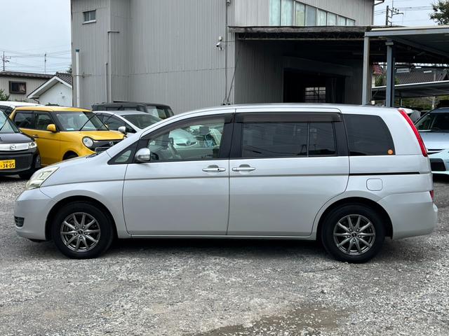 アイシス Ｌ　ＥＴＣ　バックカメラ　ナビ　ＴＶ　両側スライド・片側電動　スマートキー　３列シート　ＣＶＴ　アルミホイール　ＣＤ　ＤＶＤ再生　ミュージックプレイヤー接続可　Ｂｌｕｅｔｏｏｔｈ　盗難防止システム（15枚目）