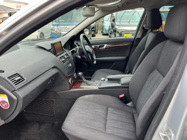 Ｃクラスステーションワゴン Ｃ２００コンプレッサーワゴン　エレガンス　バックカメラ　ナビ　オートクルーズコントロール　アルミホイール　ＨＩＤ　ＡＴ　盗難防止システム　ルーフレール　ＡＢＳ　ＣＤ　エアコン　パワーステアリング　パワーウィンドウ　運転席エアバッグ（10枚目）