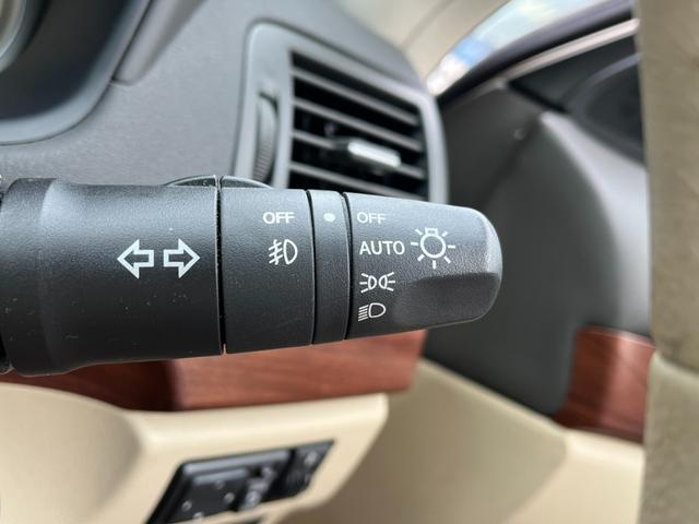 ブルーバードシルフィ ２０Ｍ　ＥＴＣ　ナビ　ＴＶ　オートライト　ＣＶＴ　キーレスエントリー　電動格納ミラー　ＣＤ　ＤＶＤ再生　衝突安全ボディ　ＡＢＳ　エアコン　パワーステアリング　パワーウィンドウ（7枚目）