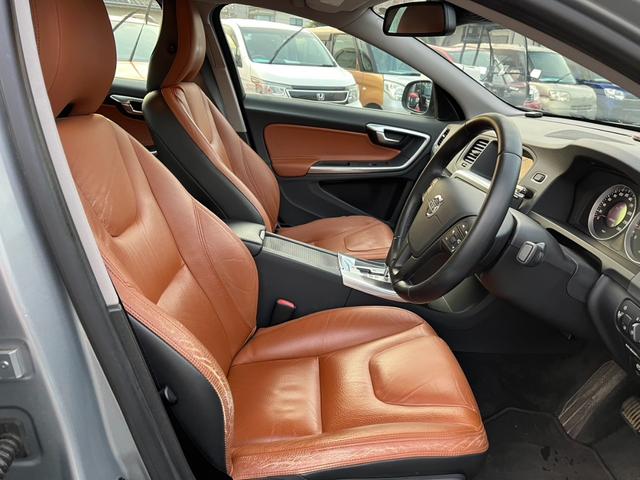 Ｓ６０ ドライブｅ　クリアランスソナー　オートクルーズコントロール　ナビ　アルミホイール　ＡＴ　シートヒーター　スマートキー　盗難防止システム　パワーシート　ＣＤ　ＡＢＳ　エアコン　パワーステアリング　パワーウィンドウ（9枚目）