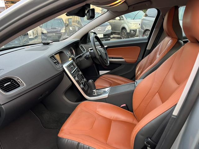 Ｓ６０ ドライブｅ　クリアランスソナー　オートクルーズコントロール　ナビ　アルミホイール　ＡＴ　シートヒーター　スマートキー　盗難防止システム　パワーシート　ＣＤ　ＡＢＳ　エアコン　パワーステアリング　パワーウィンドウ（10枚目）