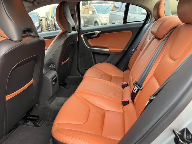 Ｓ６０ ドライブｅ　クリアランスソナー　オートクルーズコントロール　ナビ　アルミホイール　ＡＴ　シートヒーター　スマートキー　盗難防止システム　パワーシート　ＣＤ　ＡＢＳ　エアコン　パワーステアリング　パワーウィンドウ（11枚目）
