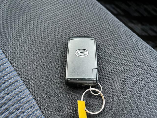 ムーヴ カスタム　ＲＳ　４ＷＤ　ＥＴＣ　ＨＩＤ　スマートキー　ベンチシート　ＣＶＴ　盗難防止システム　ＡＢＳ　ＣＤ　ＭＤ　アルミホイール　衝突安全ボディ　エアコン　パワーステアリング　パワーウィンドウ　運転席エアバッグ（8枚目）
