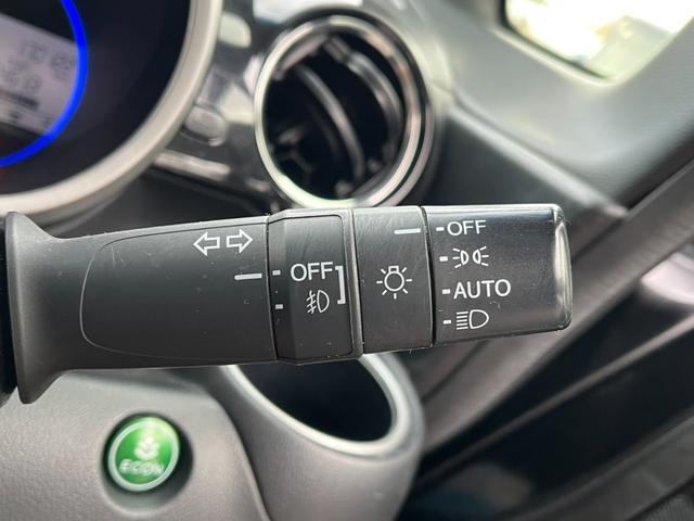 Ｎ－ＢＯＸカスタム Ｇ　ＳＳブラックスタイルパッケージ　４ＷＤ　ＥＴＣ　バックカメラ　両側電動スライドドア　ナビ　ＴＶ　衝突被害軽減システム　オートライト　ＨＩＤ　スマートキー　アイドリングストップ　電動格納ミラー　シートヒーター　ベンチシート　ＣＶＴ（4枚目）