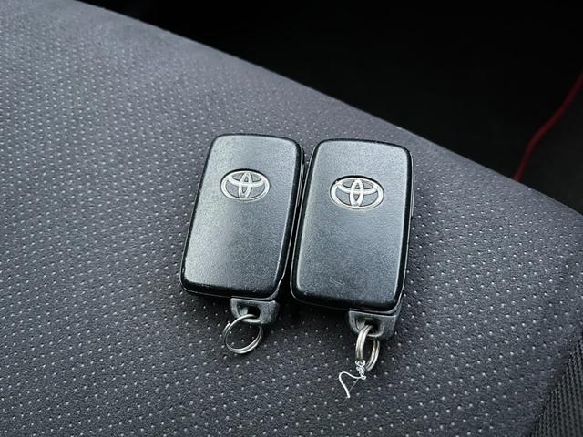 プリウス Ｓツーリングセレクション・Ｇ’ｓ　ＥＴＣ　バックカメラ　ナビ　ＴＶ　アルミホイール　オートライト　ＨＩＤ　ＣＶＴ　電動格納ミラー　盗難防止システム　パワーシート　ＣＤ　ＤＶＤ再生　ＵＳＢ　Ｂｌｕｅｔｏｏｔｈ　衝突安全ボディ　ＡＢＳ（11枚目）