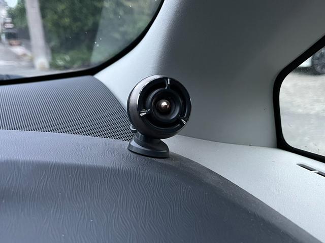 プリウス Ｓツーリングセレクション・Ｇ’ｓ　ＥＴＣ　バックカメラ　ナビ　ＴＶ　アルミホイール　オートライト　ＨＩＤ　ＣＶＴ　電動格納ミラー　盗難防止システム　パワーシート　ＣＤ　ＤＶＤ再生　ＵＳＢ　Ｂｌｕｅｔｏｏｔｈ　衝突安全ボディ　ＡＢＳ（12枚目）